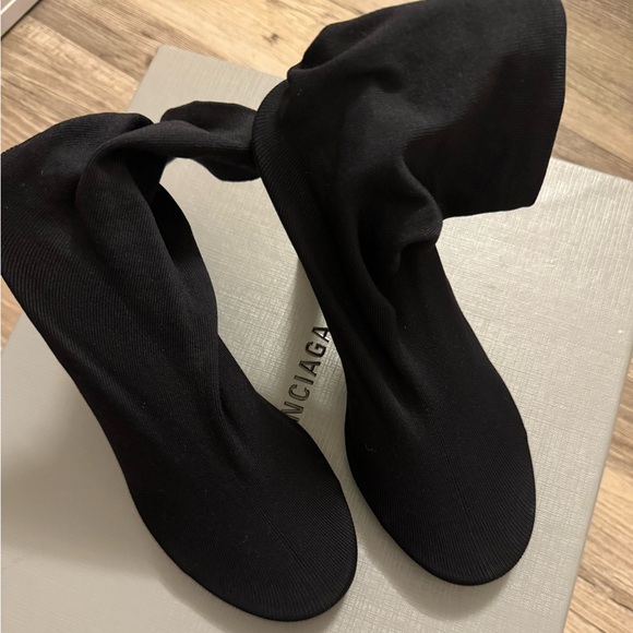 Brand new authentic Balenciaga “Tight Bootie” - Picture 4 of 4